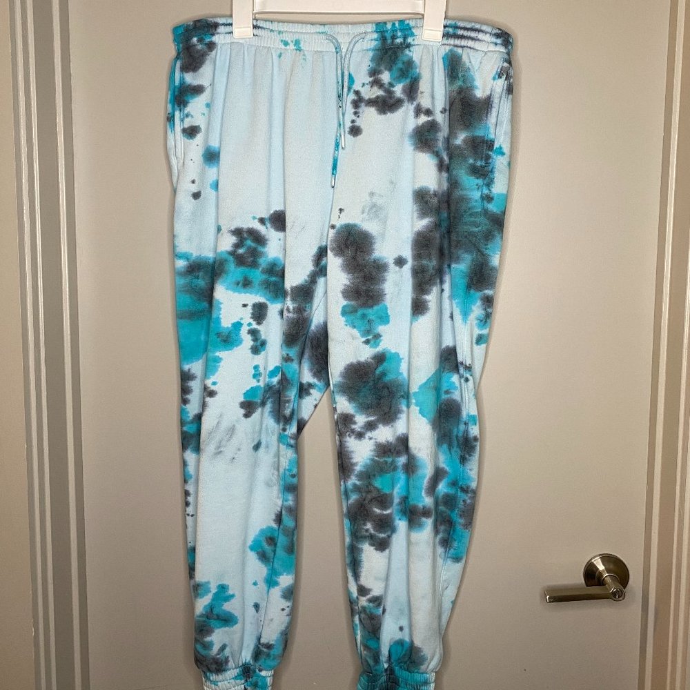 Tye-dye joggers, blue and black.